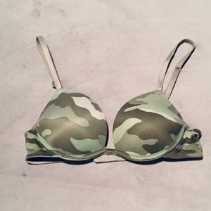 32AA PINK by Victoria’s Secret Super Push-Up Bra